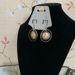 Set of Two Earrings
